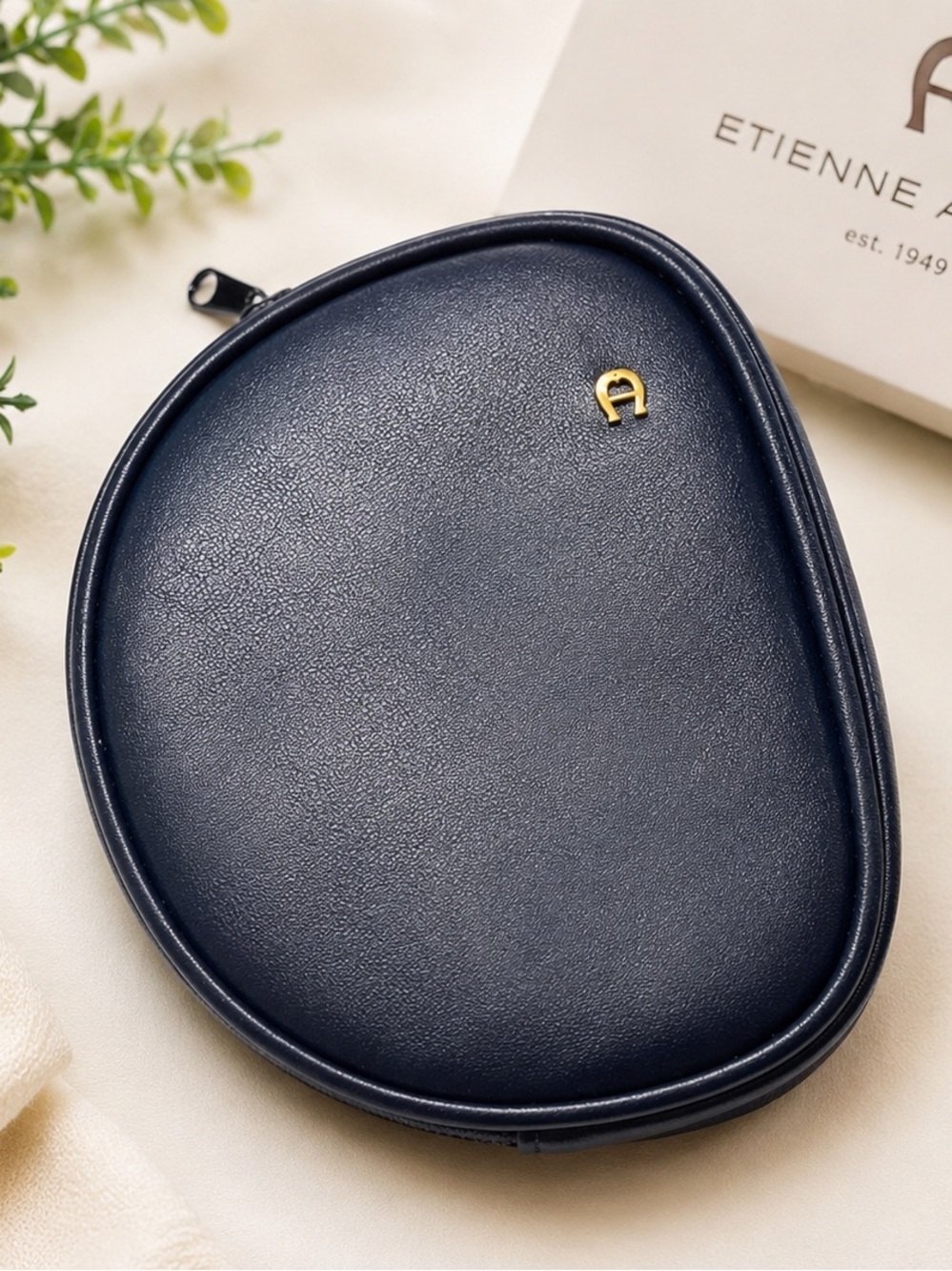 Vintage Etienne Aigner Navy Blue Faux Leather Zip Coin Purse Pouch